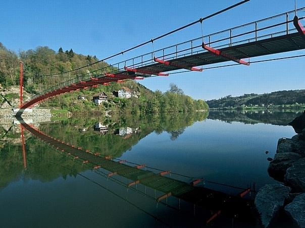 Grenzbrücke Mariensteg in Wernstein am Inn. Foto: Auto-Reporter/Renault